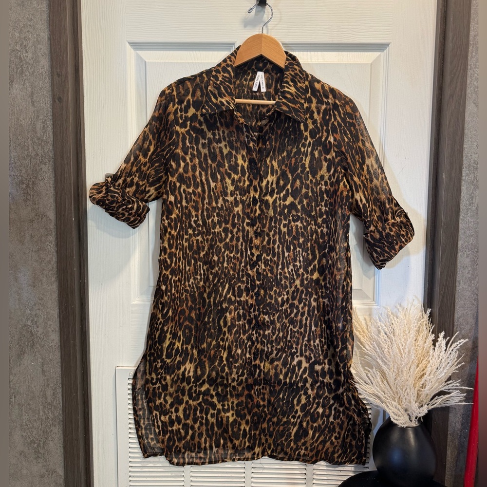 Live 4 Truth Women’s Brown Leopard Coverup Transparent Buttons Dress Sz M